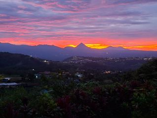 Casa de Ensueño en San Carlos con Vista al Volcán en Quesada, San Carlos, Alajuela — $450,000 - Foto 4 de 47