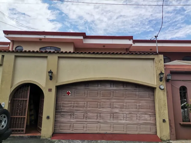 Alquiler con opción de compra casa San Juan La Unión Cartago en San Juan, La Unión, Cartago — $2,200