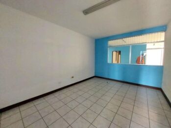 Se vende espaciosa casa con patio en Guadalupe de Goicoechea 26-580 en Guadalupe, Goicoechea, San José — $220,000 - Foto 4 de 22