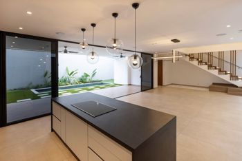 CASA NUEVA! LIGHT OF HOUSE, Laureles, Escazú en San Rafael, Escazú, San José — $1,150,000 - Foto 4 de 25