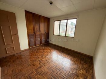 Venta de Casa en Granadilla de Curridabat. RAH 26-2218 en Granadilla, Curridabat, San José — 70 000 000 ₡ - Foto 5 de 10