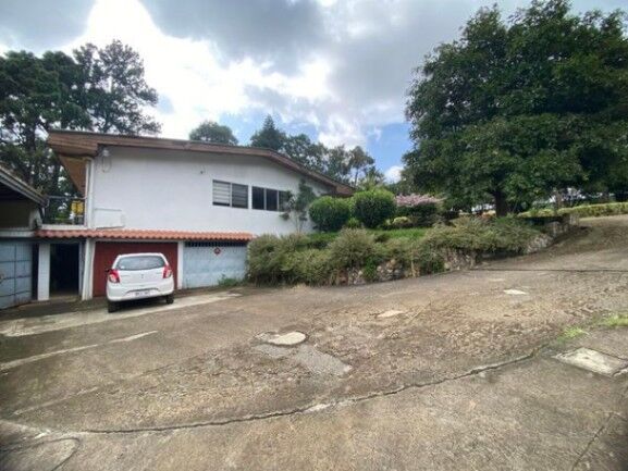 Se vende propiedad de uso mixto con amplio lote en Rio Segundo Alajuela 25-494 en Río Segundo, Alajuela — $1,500,000
