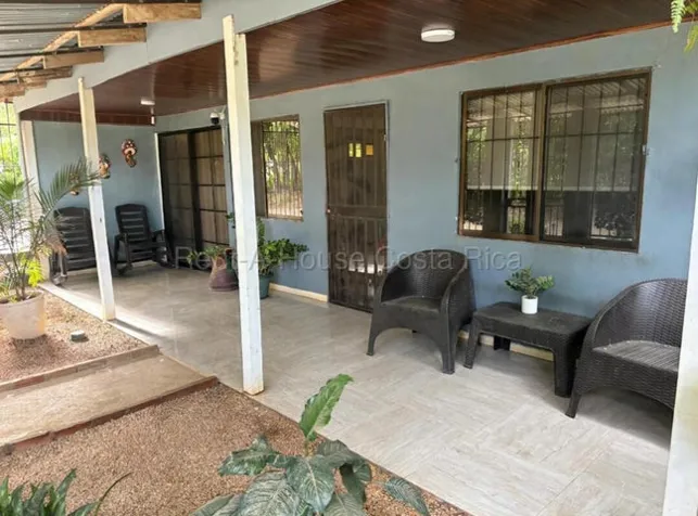 -Venta de Casa en Santa Cruz de Guanacaste. RAH 27-929 in Santa Cruz, Turrialba, Cartago — ₡ 60 000 000 - Photo 2 of 12