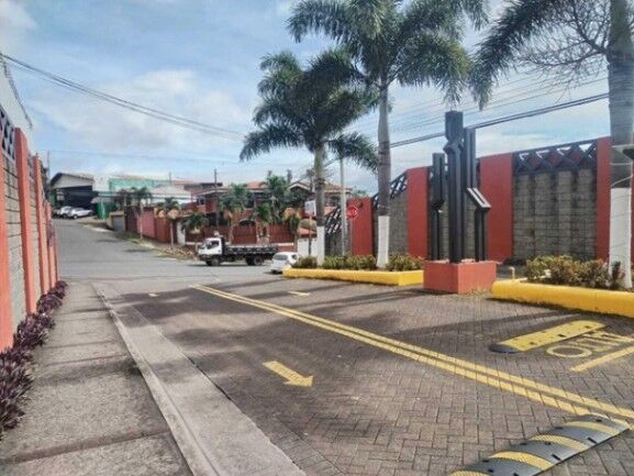 Lote residencial en venta en Altos de Montenegro, Alajuela en Alajuela — ₡ 74 000 000
