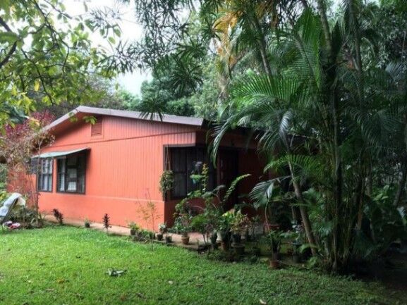 Se vende casa con mas de 10,000m2 de lote en Bajo carrillo 23-1944 en Carrillos, Poás, Alajuela — $1,000,000