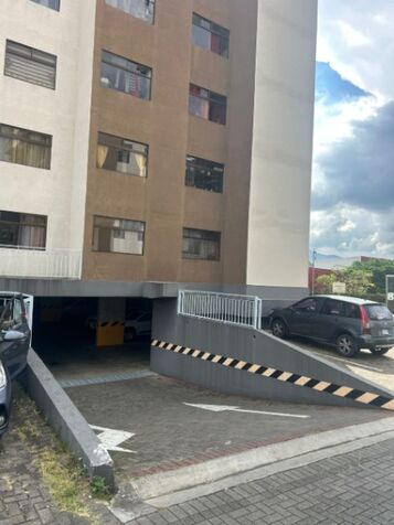 VENTA DE APARTAMENTO, SAN JOSE, HATILLO, CONDOMINIO TORRES DE MONTERREY 9806345 en Hatillo, San José — ₡ 52 000 000