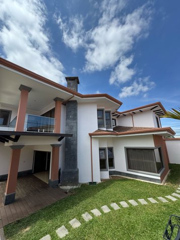 VENTA DE CASA, SAN JOSÉ, MORAVIA, LA GUARIA en San Vicente, Moravia, San José — $950,000 - Foto 3 de 22