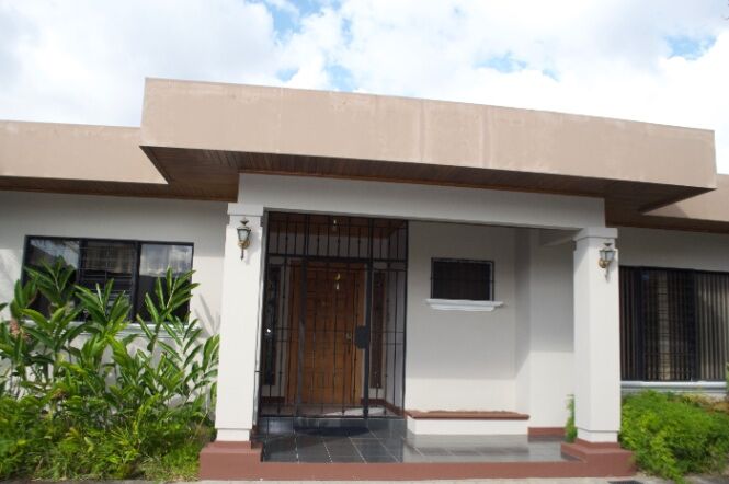 Casa en Alquiler. en Sánchez, Curridabat, San José — ₡ 750 000