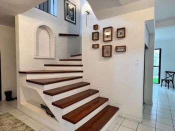 Venta de casa, estilo colonial, en San Rafael de Escazú. RAH 26-881  in San Rafael, Escazú, San José — $1,300,000 - Photo 5 of 20