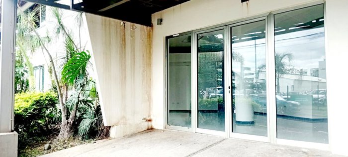 ALQUILER DE LOCAL COMERCIAL, SAN JOSÉ, SAN PEDRO, BARRIO DENT en San Pedro, Montes De Oca, San José — $3,491 - Foto 1 de 9