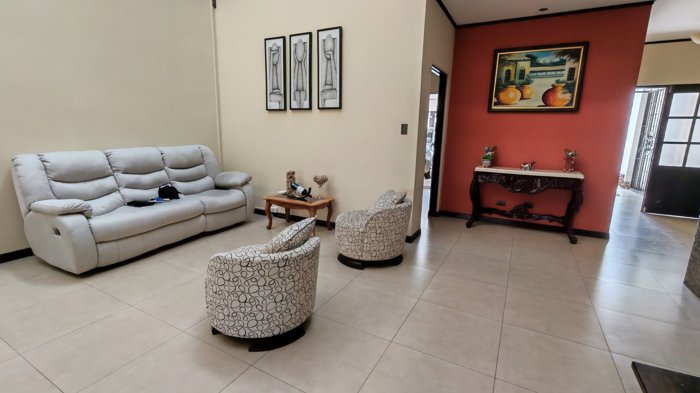 Casa Venta en Heredia,Los Angeles.Res.Abierto,Moderna.5PJG10359546 in Santo Domingo, Heredia — $340,000 - Photo 3 of 51