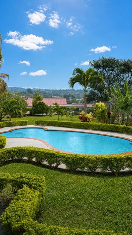 Hermosa casa grande en excelente ubicación en San Rafael, Poás, Alajuela — ₡ 190 000 000 - Foto 2 de 3