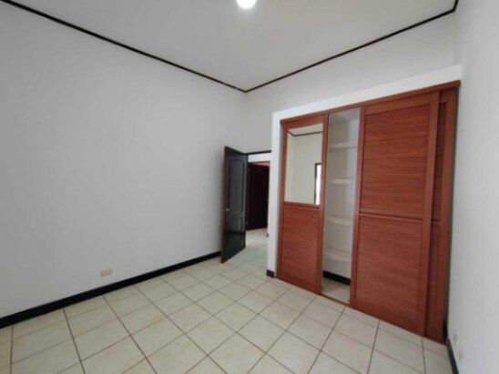 Venta de Casa en La Unión-Tres Ríos. RAH 26-1428 PRECIO REBAJADO en Tres Ríos, La Unión, Cartago — $220,000