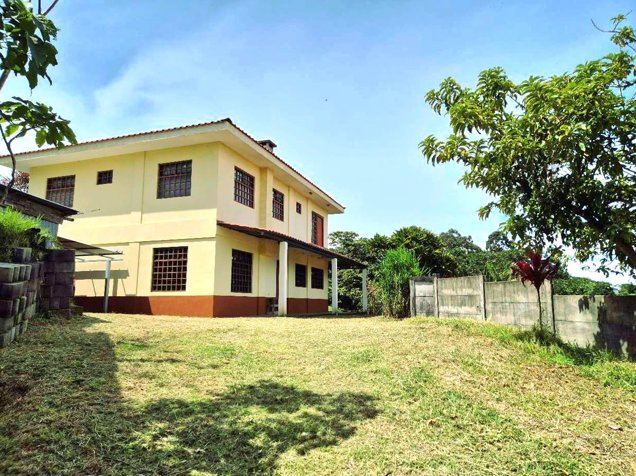 EXCLUSIVA CASA DE 6 HABITACIONES CON MIRADOR en Concepción, San Rafael, Heredia — ₡ 206 480 000