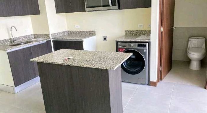 ALQUILO APARTAMENTO EN TORRE LOS YOSES en San Pedro, Montes De Oca, San José — $850 - Foto 3 de 14