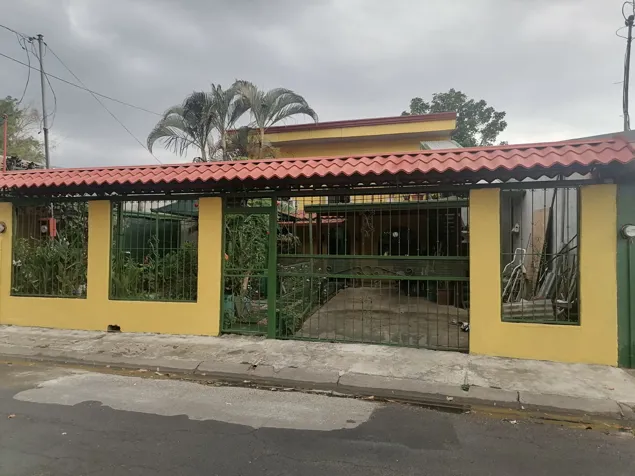 VENTA DE DOS CASAS, ALAJUELA, EL ROBLE, RESIDENCIAL VILLA ELI in San Antonio, Alajuela — ₡ 85 000 000