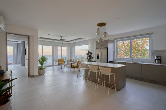 Apartamento de 3 Habitaciones con Vista al Mar en Residencia La Vista en Tamarindo, Santa Cruz, Guanacaste — $919,000 - Foto 3 de 22