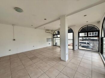 Alquiler de Local Comercial en Escazú-San Rafael. RAH 26-1300 in San Rafael, Escazú, San José — $850 - Photo 5 of 11
