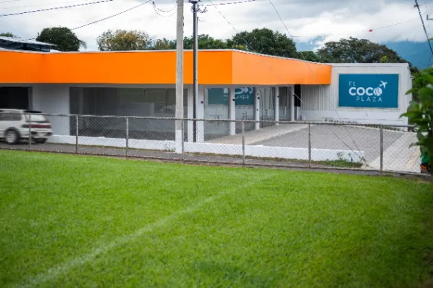 OPRTUNIDAD DE INVERSIÓN! PLAZA COMERCIAL NUEVA! en Guácima, Alajuela — $975,000