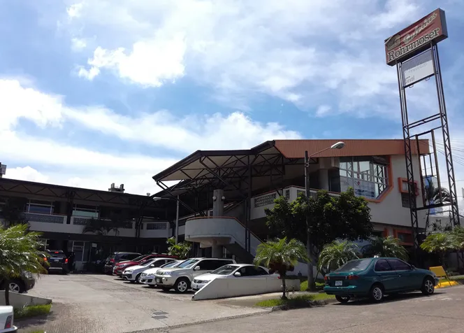 Se vende local comercial con Inquilino en Rohrmoser en Pavas, San José — $120,000