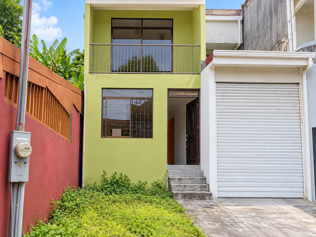House For Sale In Urbanización Siglo XXI, Limón in Limón — ₡ 42 000 000