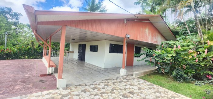 EXCLUSIVA QUINTA CON JARDÍN TROPICAL Y QUEBRADA en Venecia, San Carlos, Alajuela — $266,000