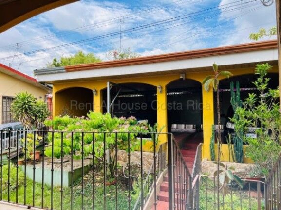MLS-26-2204 LS VENTA CASA SAN FRANCISCO HEREDIA CONTACTENOS AL # 86127562 en San Francisco, Heredia — ₡ 118 000 000
