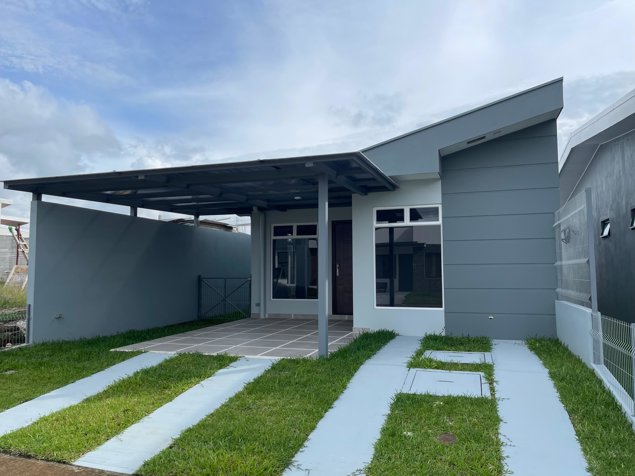Casa moderna en venta en Grecia, Alajuela. in Grecia, Alajuela — $78,500,000 - Photo 2 of 13
