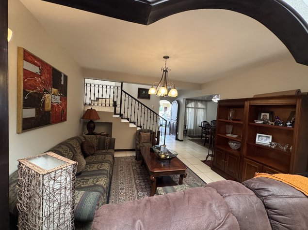 Venta / Espaciosa Casa en Condominio En ayarco in Curridabat, San José — $250,000 - Photo 3 of 11