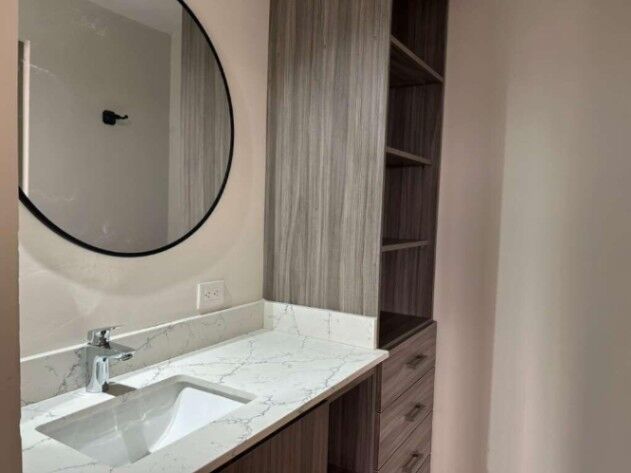Alquiler apartamento moderno con piscina y vista natural #26-1294 GS in San Rafael, Escazú, San José — $1,100