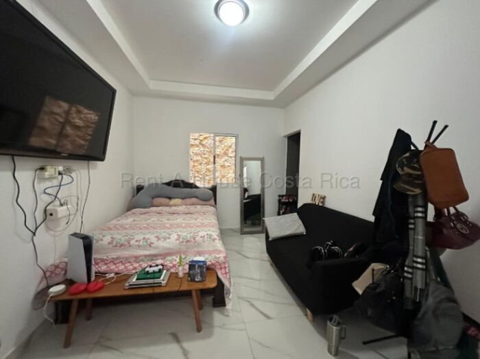 Amplia casa en alquiler con bodega y amplio parqueo en San Antonio de Escazú #26-1646 GS in San Antonio, Escazú, San José — $5,200
