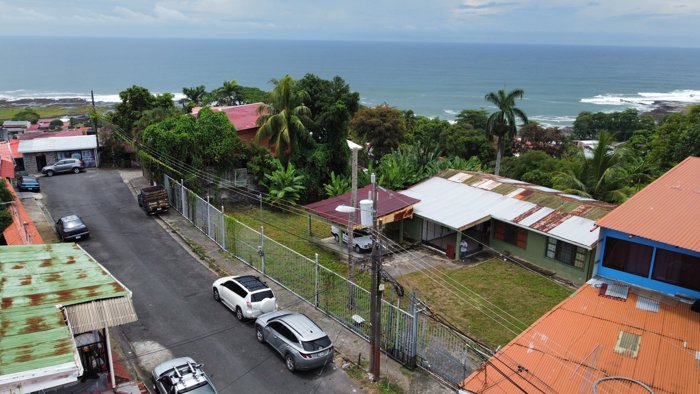 SE VENDE TERRENO CON VISTA AL MAR, LIMON, COSTA RICA en Limón — ₡ 80 000 000