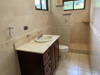 Alquiler de Casa en Piedades de Santa Ana. RAH 26-636 en Piedades, Santa Ana, San José — $3,500 - Foto 5 de 10