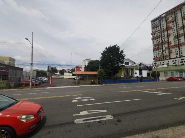 Se vende lote en Carmen San José 25-1099 in Carmen, San José — $2,400,000