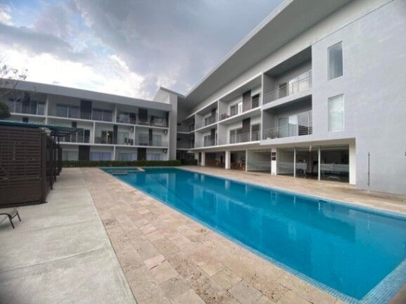 Se alquila moderno apartamento en Pozos Santa Ana 25-1739 en Pozos, Santa Ana, San José — $950