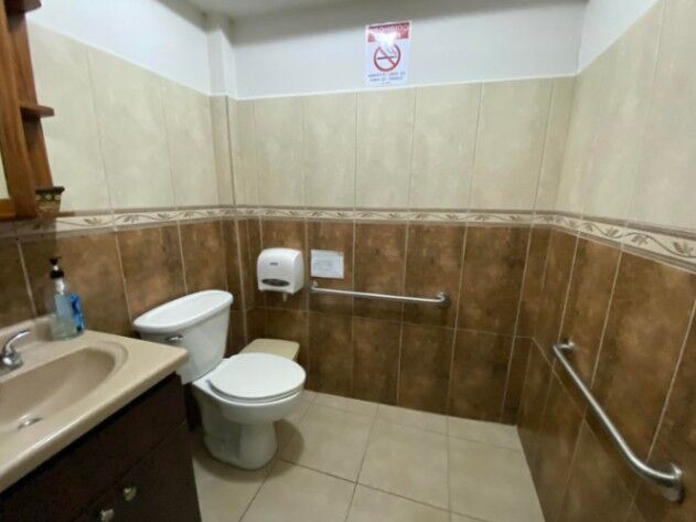 Alquiler de Oficina en Carmen, San José. RAH 25-614 in Carmen, San José — $600