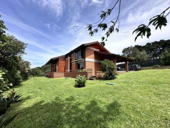 Se venden propiedad con 3400m2 de lote en Ángeles Heredia 25-38 en Ángeles, San Rafael, Heredia — $975,000