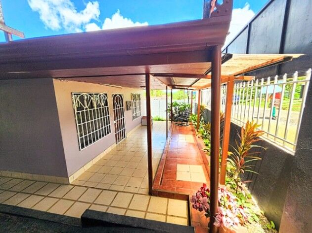 Casa amplia y mantenida, Cajon, Perez Zeledon in Cajón, Pérez Zeledón, San José — $139,999