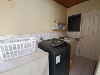 Se vende espaciosa casa con terraza en Mercedes San José 25-923 en San Pedro, Montes De Oca, San José — $246,000 - Foto 4 de 18