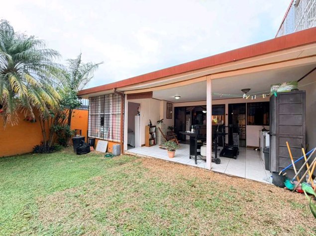 CASA EN VENTA CERCA DEL COLEGIO HUMBOLDT. in Pavas, San José — ₡ 135 000 000