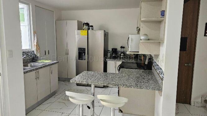Se vende casa en Ulloa Heredia 26-1777 in Ulloa, Heredia — $195,000