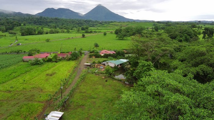 Tesoro de Propiedad para Proyecto Turístico 10 minutos de Fortuna en Peñas Blancas, San Ramón, Alajuela — $990,000