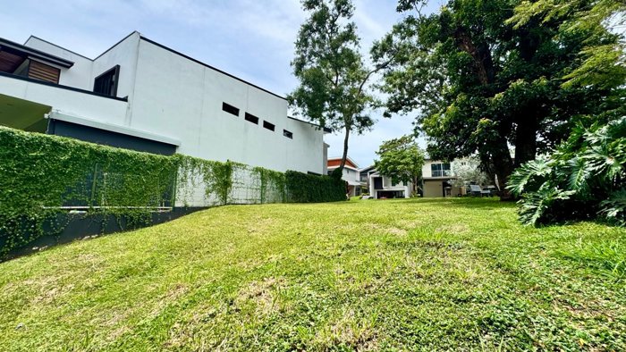 LOTE EN VENTA | TIERRAS DE CAFÉ | JUNTO AL PARQUE | MAS PRIVACIDAD en Heredia — $175,500 - Foto 3 de 24