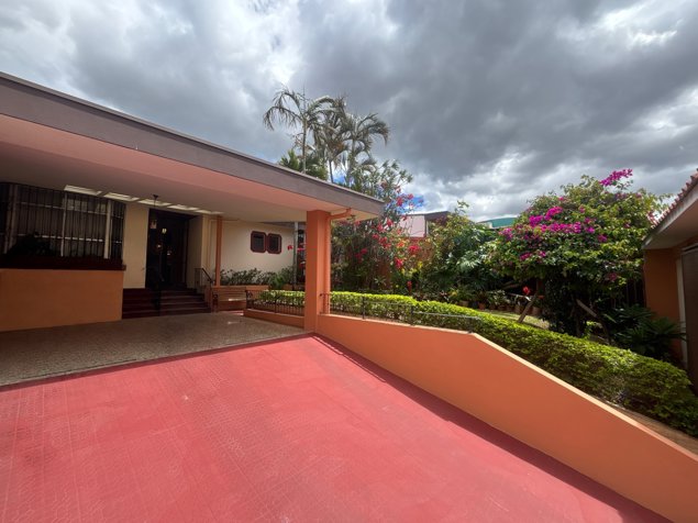 VENTA DE CASA DE 1 NIVEL -  RESIDENCIAL EL PRADO, CURRIDABAT in Curridabat, San José — $385,000