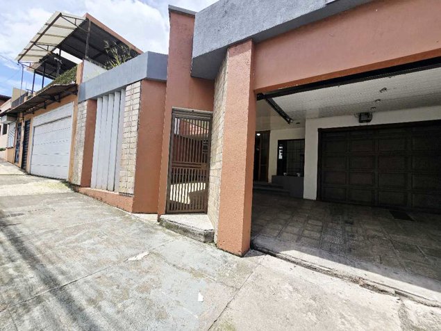 VENTA DE CASA GRANDE MERCEDES NORTE HEREDIA in Mercedes, Heredia — ₡ 250 000 000 - Photo 2 of 61