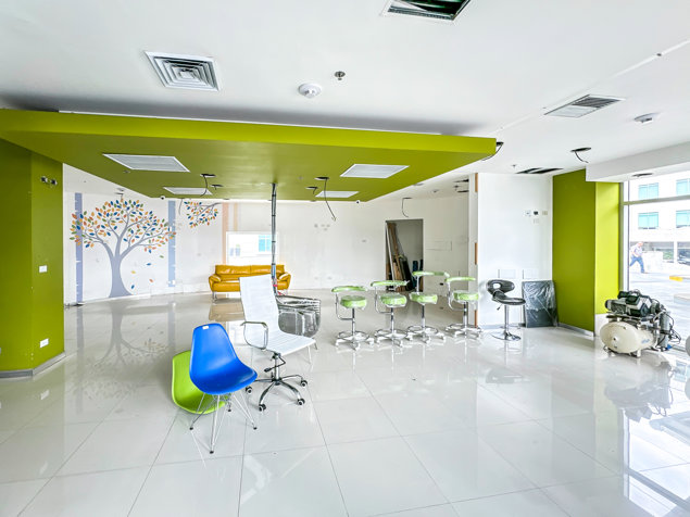 Oportunidad Comercial en Plaza Murano: Espacio Moderno y Versátil en Uruca, Santa Ana, San José — $780,000 - Foto 3 de 39