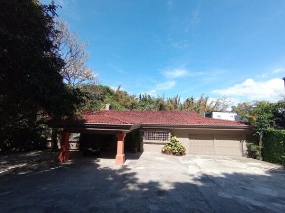 Se vende amplia propiedad de lujo con piscina en San Rafael Escazú 25-1599 en San Rafael, Escazú, San José — $5,500,000