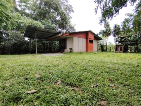 VENTA TERRENO1,306.85M²CON FRUTALES Y CASACOSTA RICA. en San Isidro De El General, Pérez Zeledón, San José — $90,000