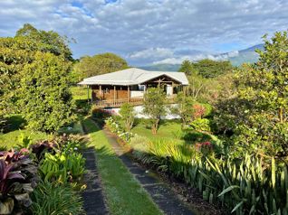 Quinta con 2 Casas en Venta Verbena Norte Turrialba 1.5 Hectáreas en Santa Rosa, Turrialba, Cartago — $315,000 - Foto 2 de 29