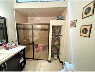 ELEGANCIA Y CONFORT EN GRANADILLA, CURRIDABAT. in Granadilla, Curridabat, San José — $295,000 - Photo 5 of 17